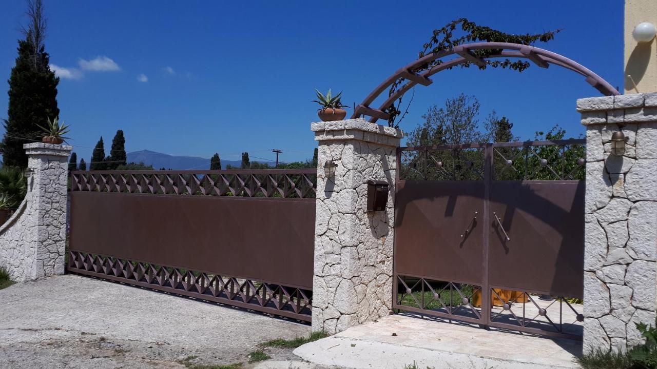 Iris Apartment Near Corfu Town 库托卡利恩 外观 照片