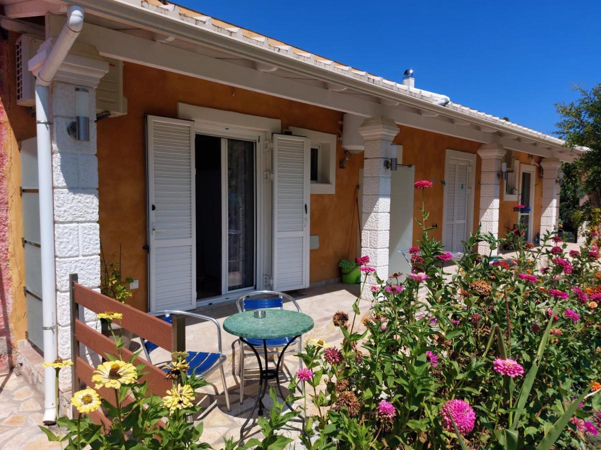 Iris Apartment Near Corfu Town 库托卡利恩 外观 照片