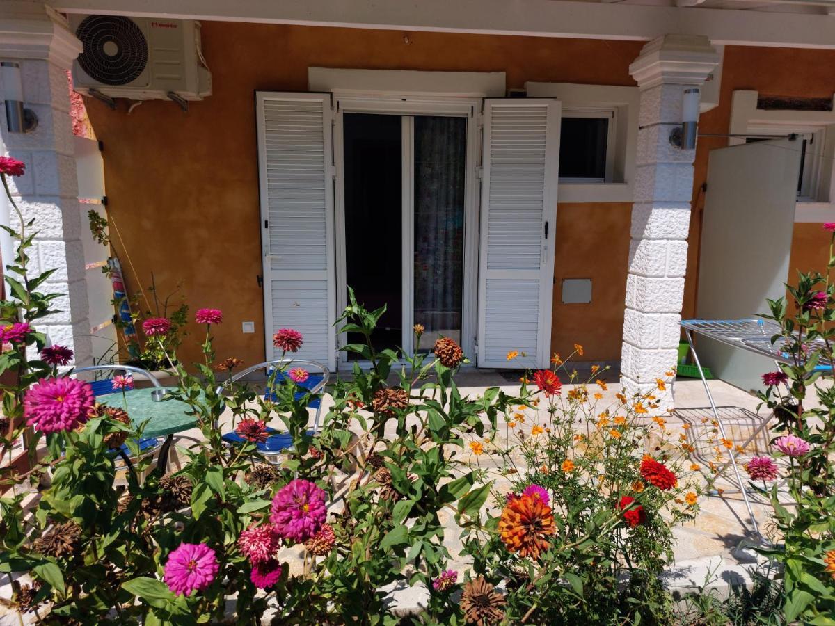 Iris Apartment Near Corfu Town 库托卡利恩 外观 照片
